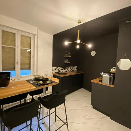 By Le Parvis * Reims