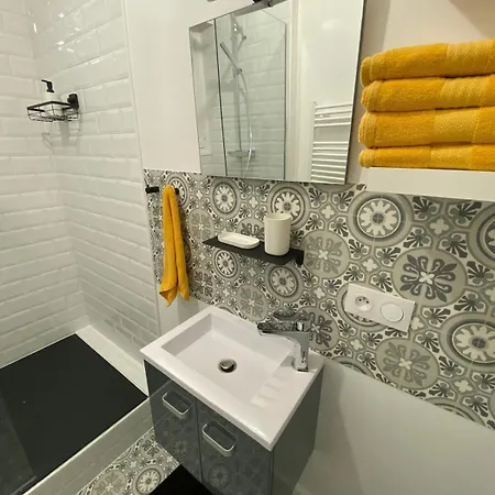 By Le Parvis Apartment *