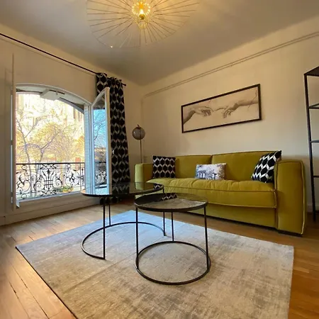 By Le Parvis Apartman *